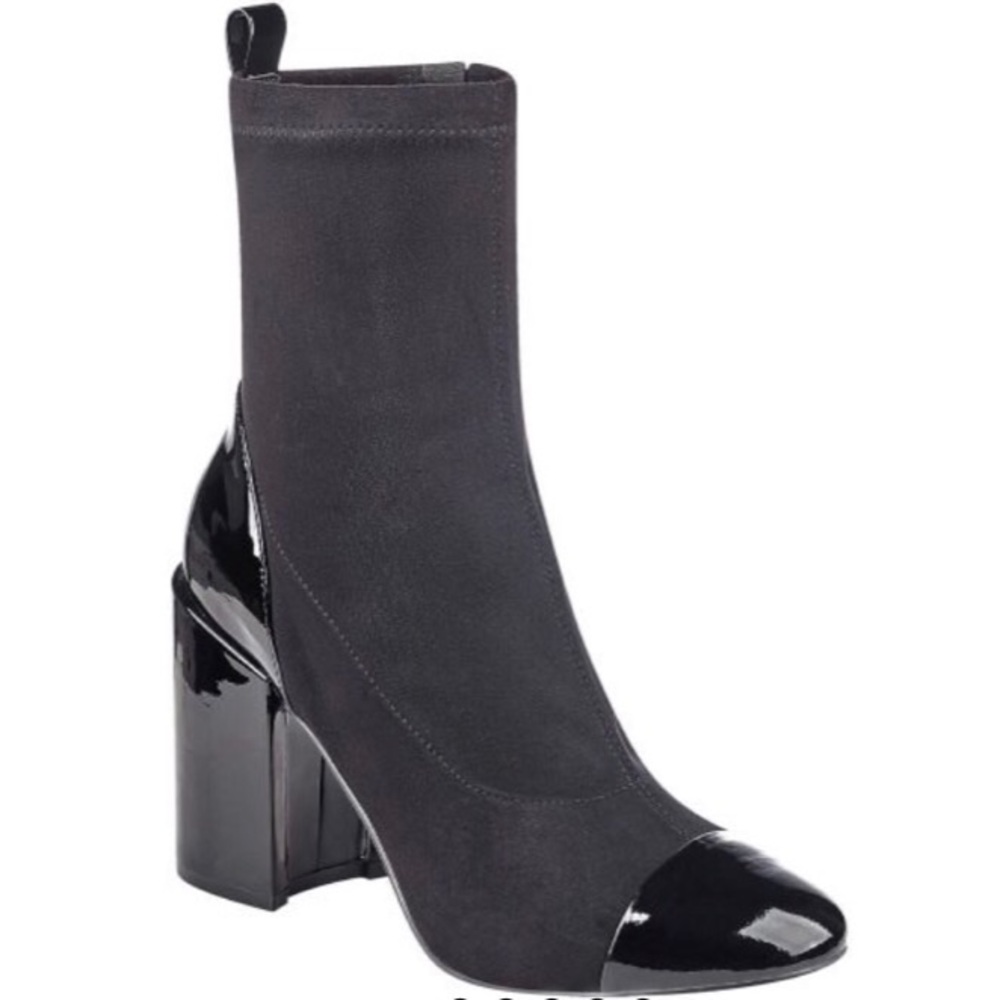 ๐๐ Marc Fisher แฆ Cap Toe Bootie แฆ Black/Patent - Picture 6 of 8